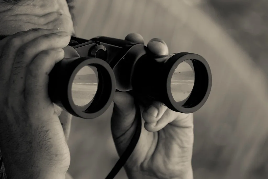 10x50 vs 15x70 Binoculars for Astronomy: Which to Choose